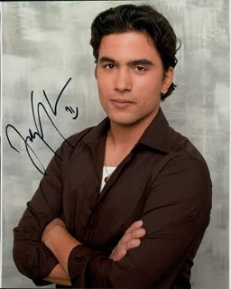 Ignacio Serricchio autograph