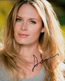 Lauren Shaw autograph
