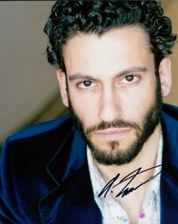 Adam Tsekhman autograph