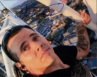 Steve O autograph