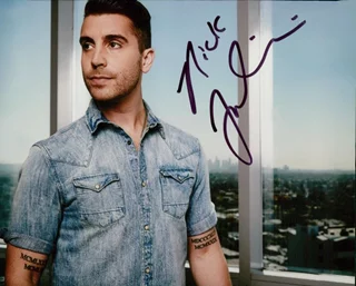 Nick Fradiani autograph
