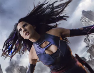 Olivia Munn autograph