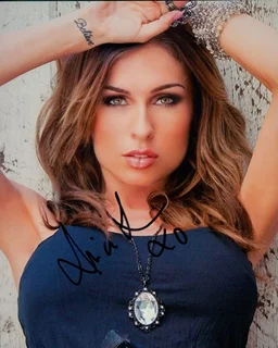 Aria London autograph