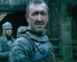 Ralph Ineson autograph
