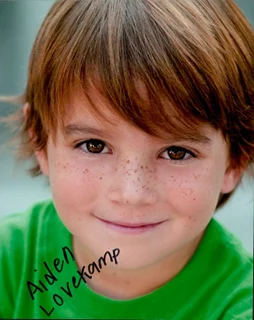 Aiden Lovekamp autograph