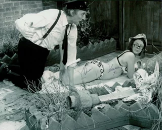 Anna Karen autograph