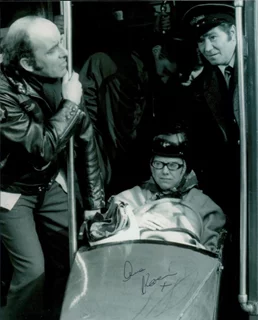 Anna Karen autograph