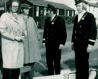 Anna Karen autograph