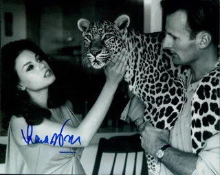 Lana Wood autograph