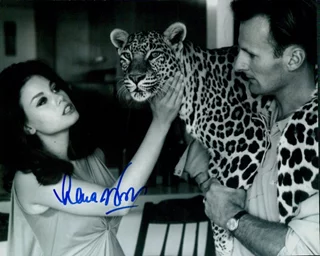 Lana Wood autograph