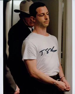 Jeremy Strong autograph