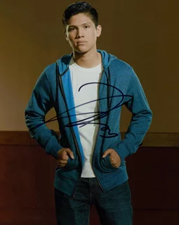 Johnny Ortiz autograph