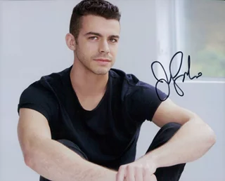 Joey Pollari autograph