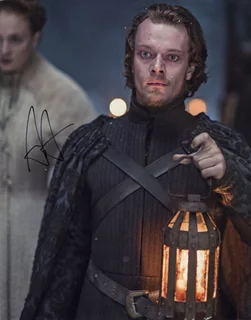 Alfie Allen autograph