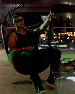 Joe Naufahu autograph