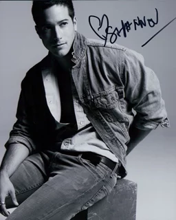 Shannon Holtzapffel autograph