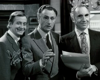 Derek Fowlds autograph