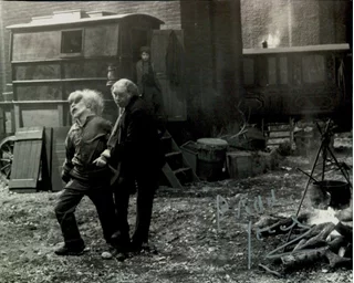 Freddie Jones autograph