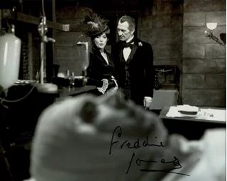 Freddie Jones autograph