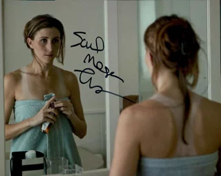 Sarah Megan Thomas autograph