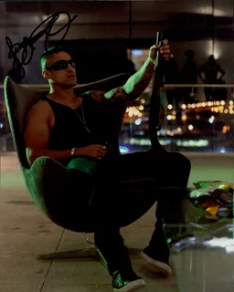 Joe Naufahu autograph