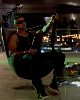 Joe Naufahu autograph