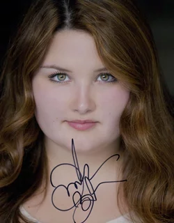 Isabella Amara autograph