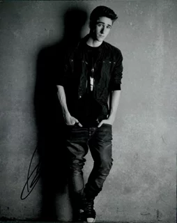 Myles Erlick autograph