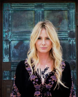 Vanessa Evigan autograph