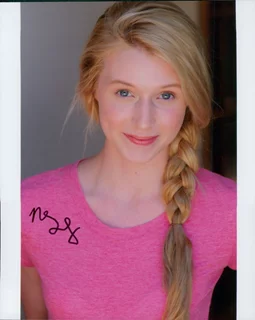 Nicole Tompkins autograph