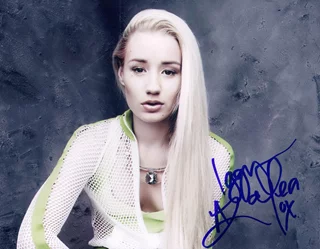 Iggy Azalea autograph