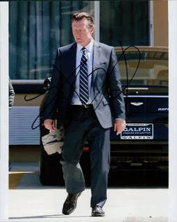 Robert Patrick autograph