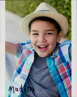 Madison Rojas autograph