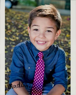 Madison Rojas autograph