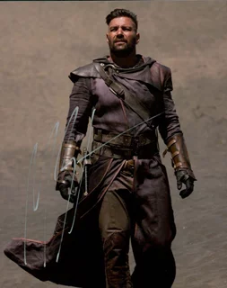Manu Bennett autograph