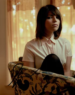 Angela Trimbur autograph