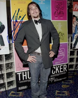 Lou Taylor Pucci autograph