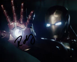 Robert Downey, Jr. autograph