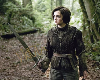Maisie Williams autograph