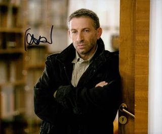 Mark Ivanir autograph