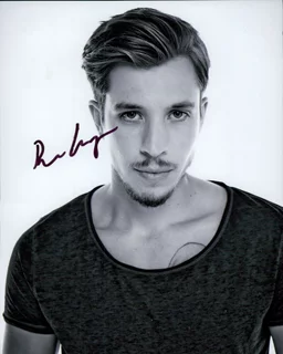 Beau Knapp autograph