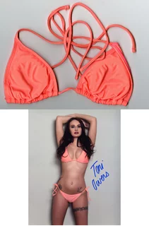 Toni Owens autograph