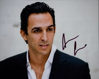 Amir Arison autograph