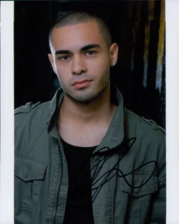 Gabriel Chavarria autograph