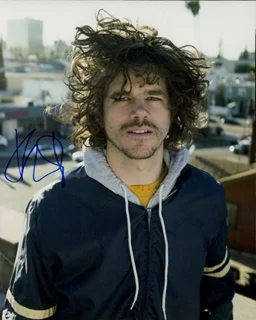 Andre Hyland autograph