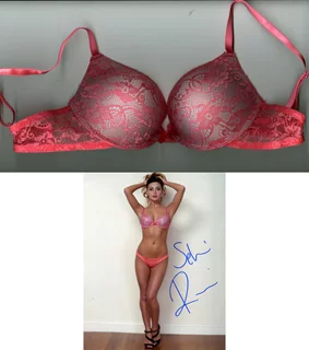 Selena Riviera autograph