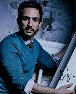 Amir Arison autograph