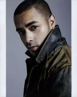 Gabriel Chavarria autograph