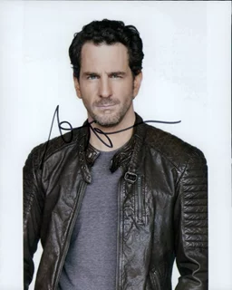 Aaron Abrams autograph