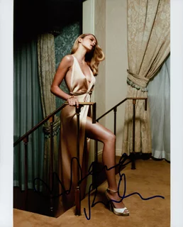 Teresa Palmer autograph